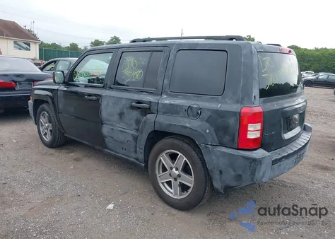 2008 Jeep Patriot Sport z USA, uszkodzony, nr VIN 1J8FF28W28D624280